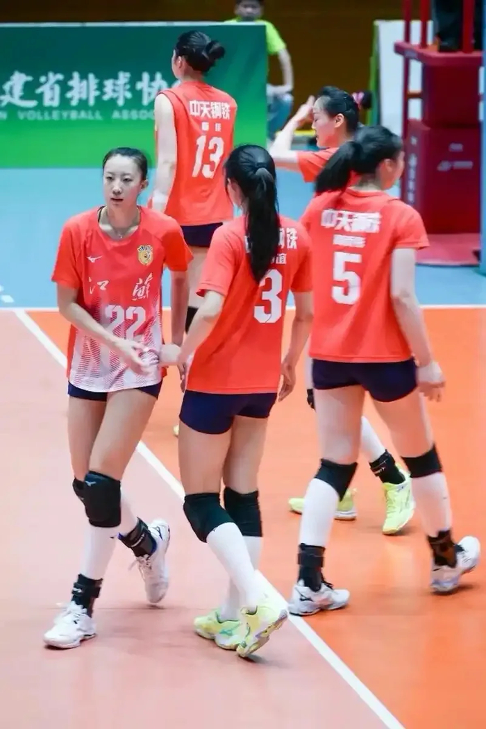 爱奇艺体育app-再对上海，江苏女排怎么赢？做好发接好，拦防范赖克，给新人机会|吴梦洁|范泊宁|周页彤|郭中楠|唐欣_新浪体育_新浪新闻